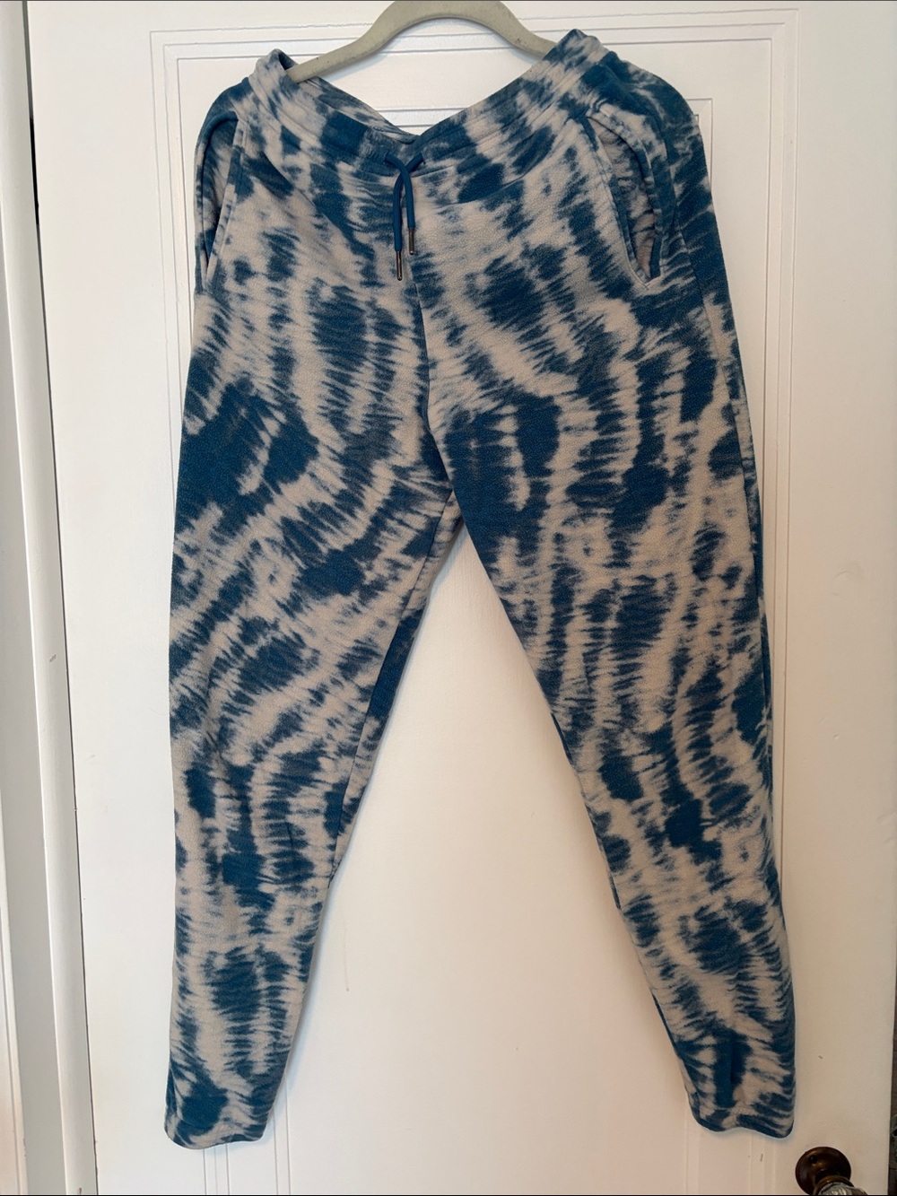 Women's Tie-Dye Jogger fleece Patagonia comfy pants  - Blue and Cream